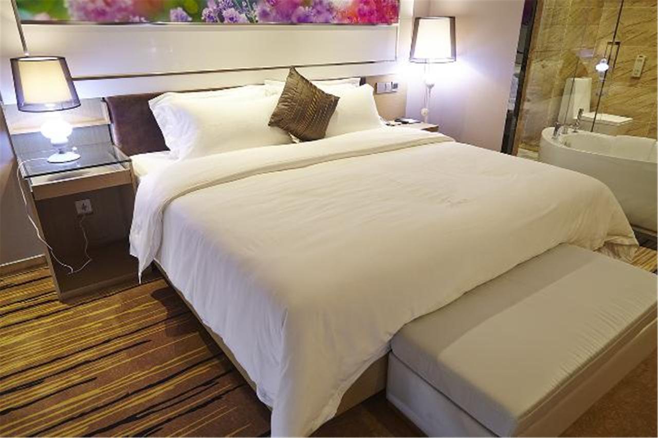 Lavande Hotel Baogang Avenue Guangbai Xinyi Branch Гуанчжоу Экстерьер фото