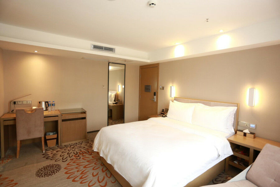 Lavande Hotel Baogang Avenue Guangbai Xinyi Branch Гуанчжоу Экстерьер фото
