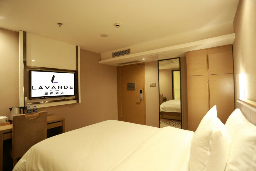 Lavande Hotel Baogang Avenue Guangbai Xinyi Branch Гуанчжоу Экстерьер фото